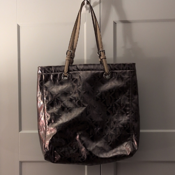 Michael Kors Handbags - Michael Kors Shimmering Gold Tote